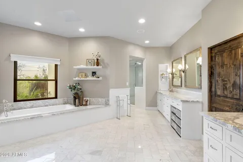 $3,425,000 | 5700 North 33rd Place, Paradise Valley, AZ 85253