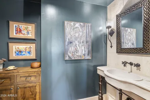 $3,425,000 | 5700 North 33rd Place, Paradise Valley, AZ 85253