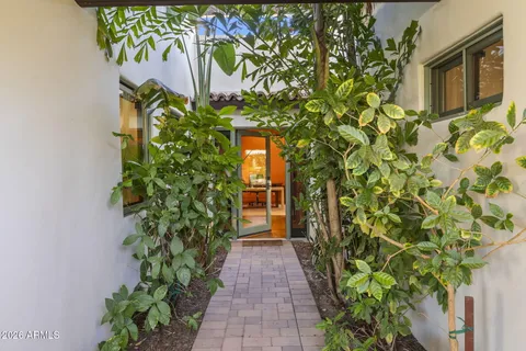 $3,425,000 | 5700 North 33rd Place, Paradise Valley, AZ 85253