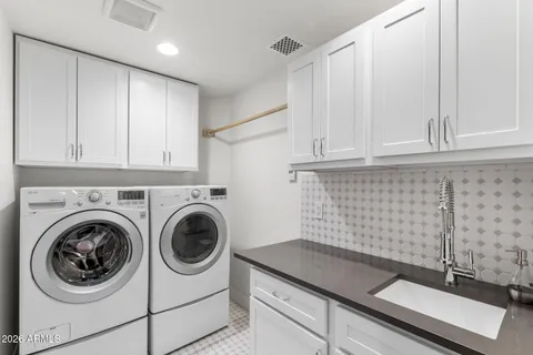 $3,425,000 | 5700 North 33rd Place, Paradise Valley, AZ 85253