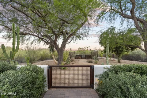 $3,425,000 | 5700 North 33rd Place, Paradise Valley, AZ 85253