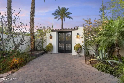 $3,425,000 | 5700 North 33rd Place, Paradise Valley, AZ 85253
