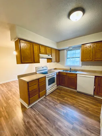 $1,350 | 506 Walnut Drive, Jacksonville, NC 28540