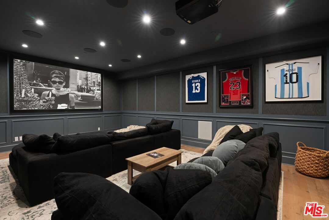 12090 Chalon Road Los Angeles, CA 90049 - Photo 34 of 47 Gallery Image 34