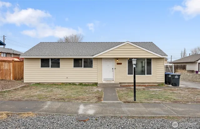 $279,000 | 709 South Michael Avenue, Moses Lake, WA 98837