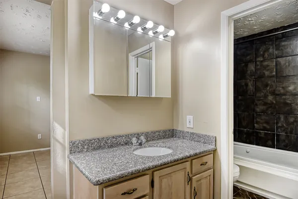 $2,200 | 45 Coralberry Road, The Woodlands, TX 77381