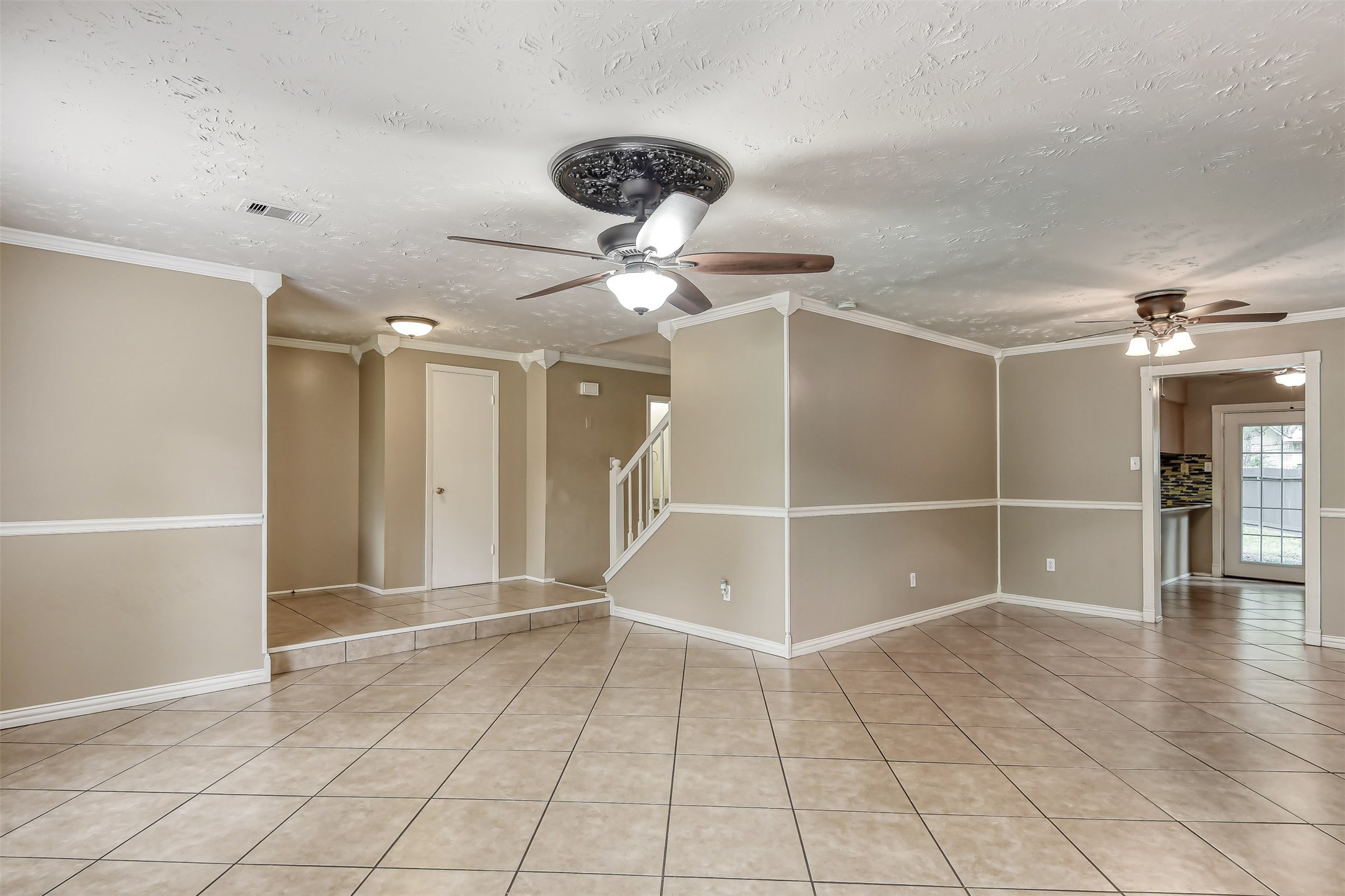 45 Coralberry Road The Woodlands, TX 77381 - Photo 5 of 23