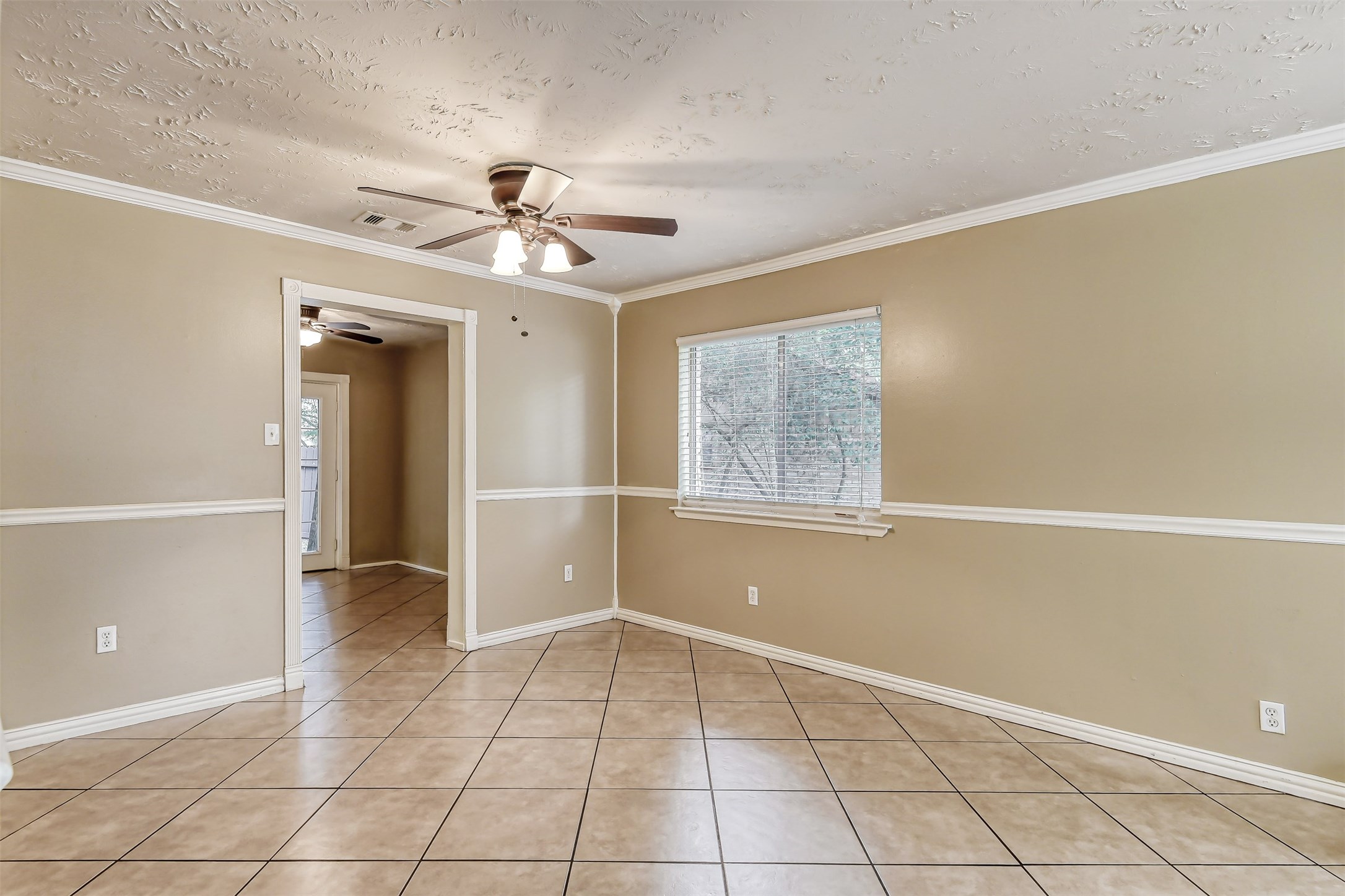 45 Coralberry Road The Woodlands, TX 77381 - Photo 7 of 23