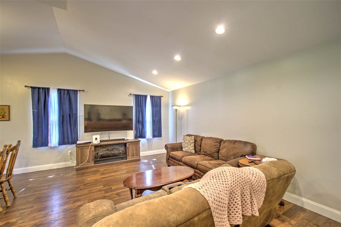 5620 East Firehouse Road Decatur, IL 62521 - Photo 6 of 22