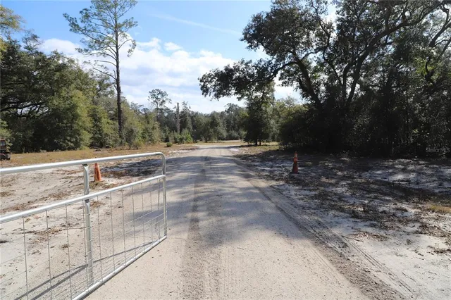 $435,000 | 5065 Northeast Cr-219a, Melrose, FL 32666