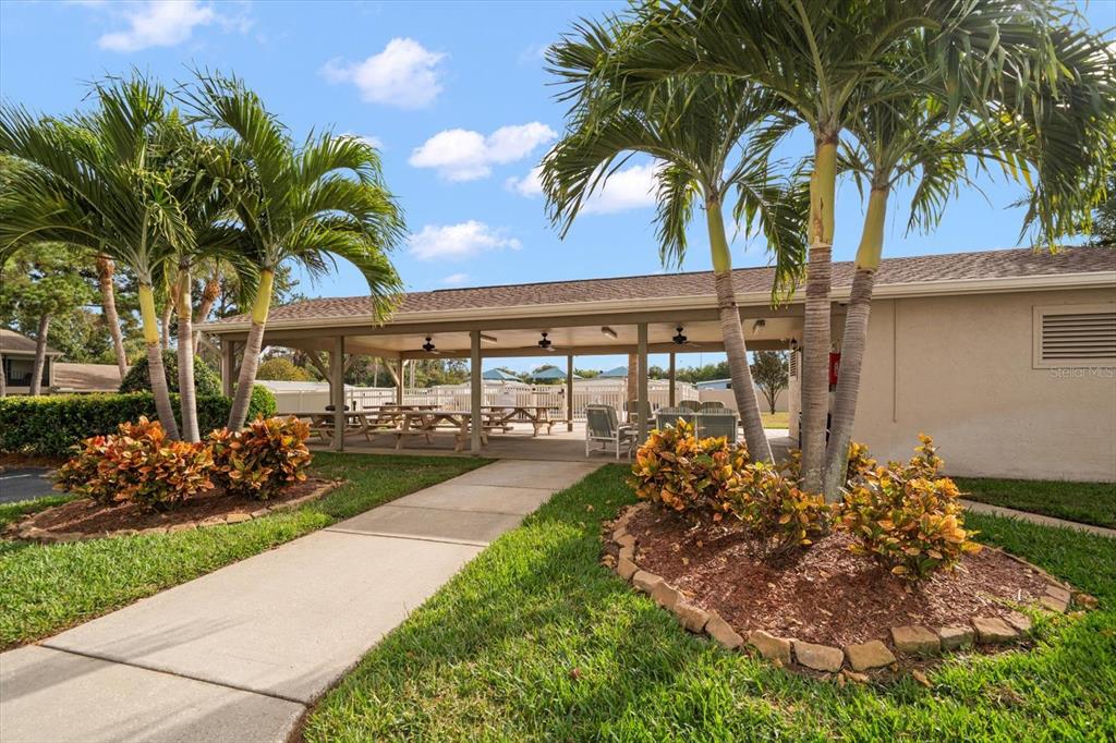 2131 Ridge Road South, Unit 75 Largo, FL 33778 - Photo 24 of 32 a view of a backyard