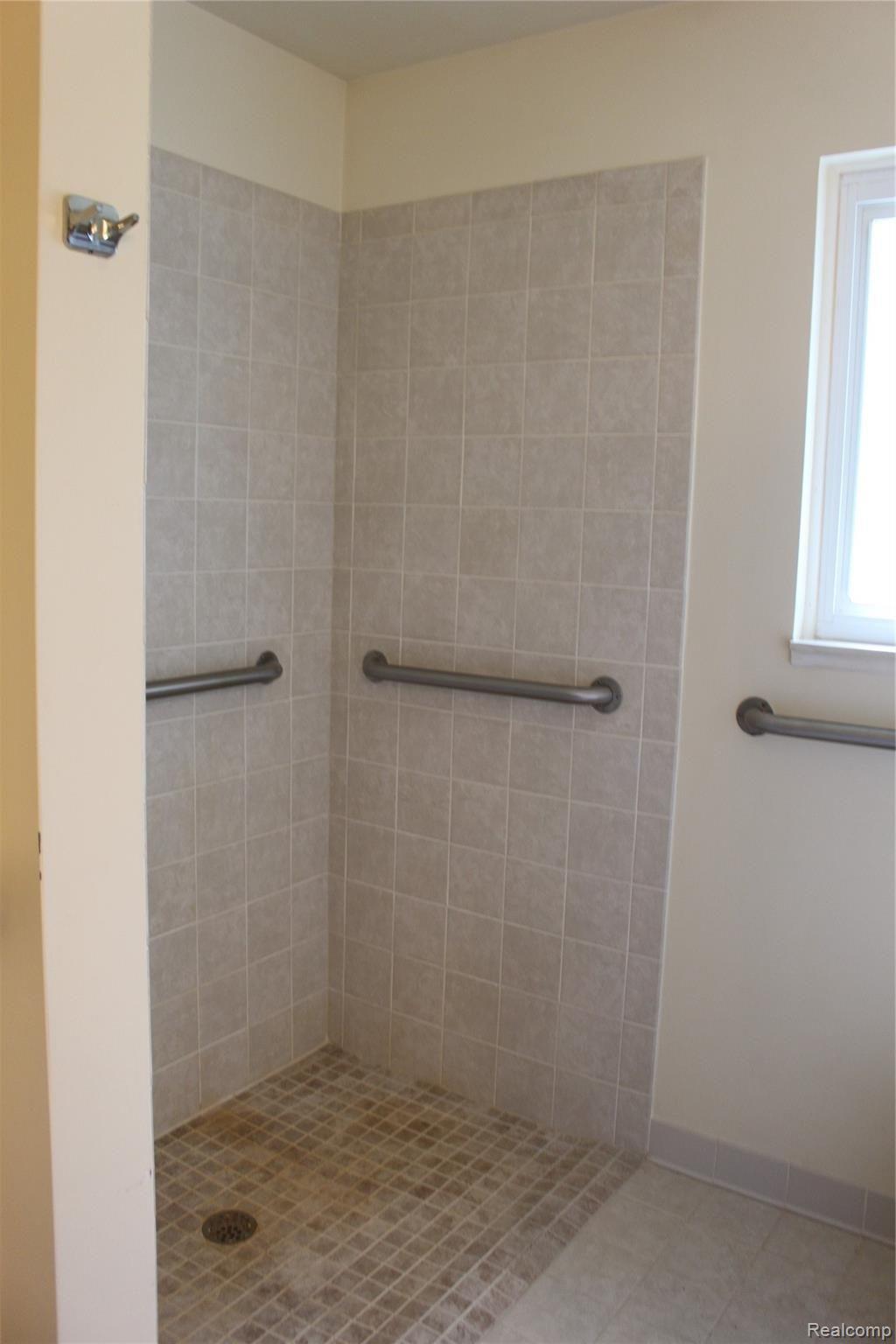6995 Oakhill Road Clarkston, MI 48348 - Photo 9 of 12 IMG_4145.JPG