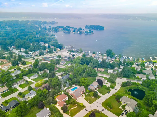 $849,500 | W271N2631 Orchard Lane, Pewaukee, WI 53072