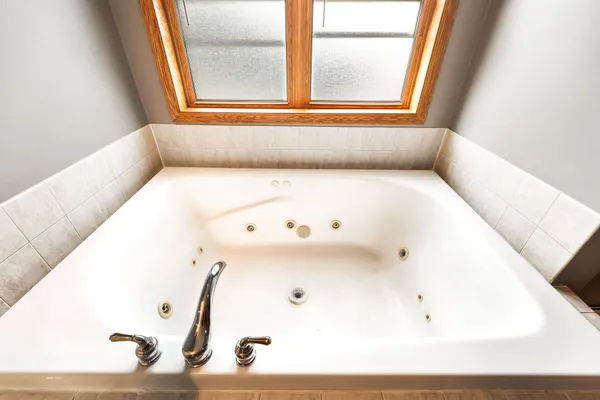 $849,500 | W271N2631 Orchard Lane, Pewaukee, WI 53072