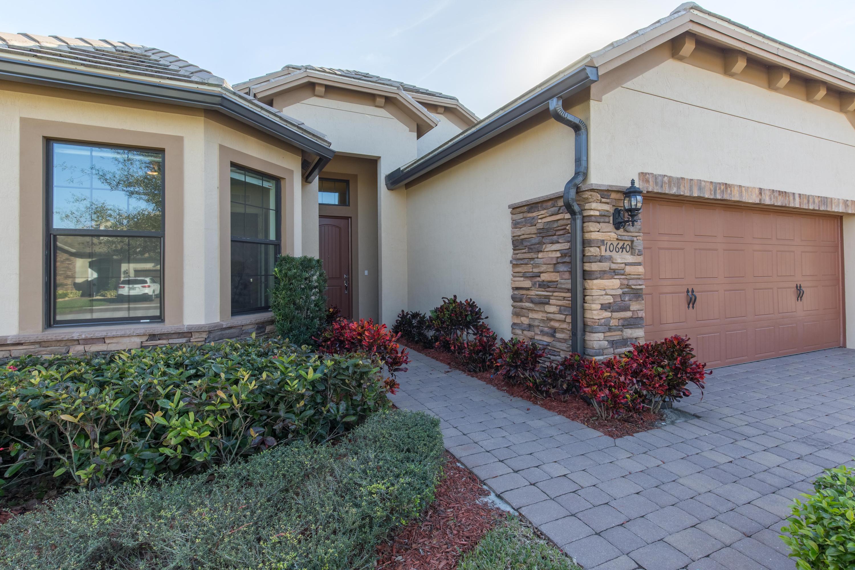 10640 Pisa Road Wellington, FL 33414 - Photo 1 of 22 Front