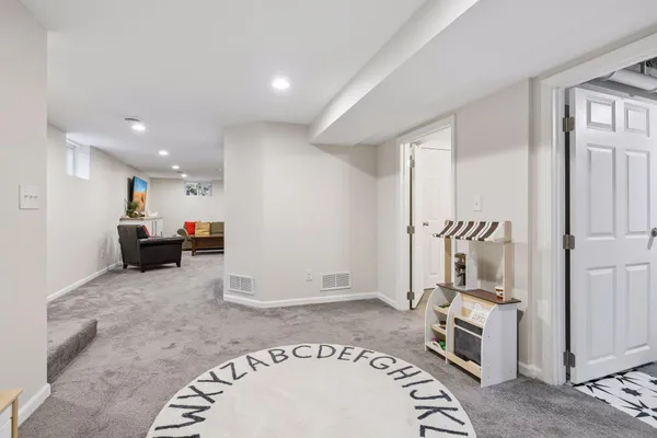 $650,000 | 2134 Scheffer Avenue, St. Paul, MN 55116