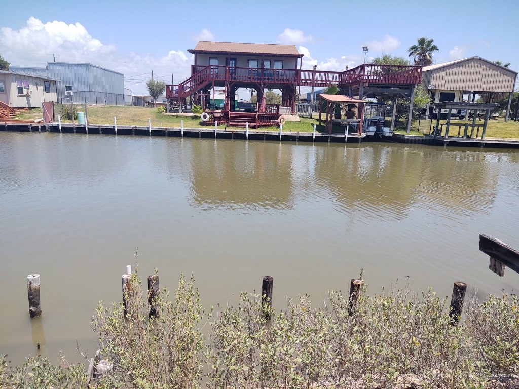 993 Neptune Sargent, TX 77414 - Photo 3 of 5