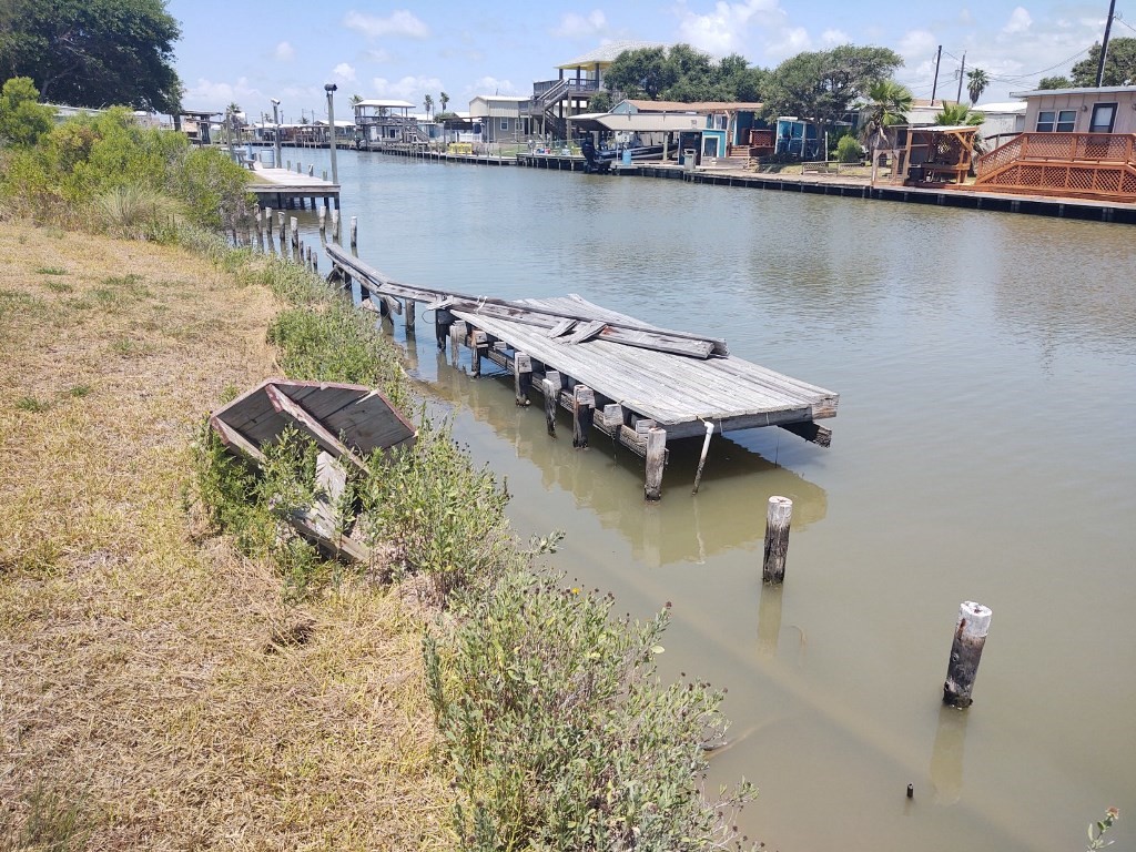 993 Neptune Sargent, TX 77414 - Photo 4 of 5