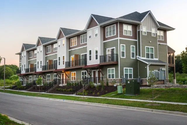 $407,500 | 2674 Notre Dame Drive, Unit 706, Fitchburg, WI 53711