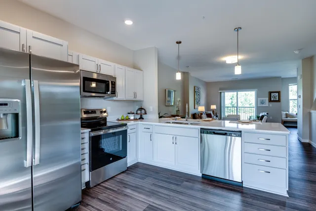 $407,500 | 2674 Notre Dame Drive, Unit 706, Fitchburg, WI 53711