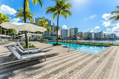 $2,750,000 | 6103 Aqua Avenue, Unit 504, Miami Beach, FL 33141