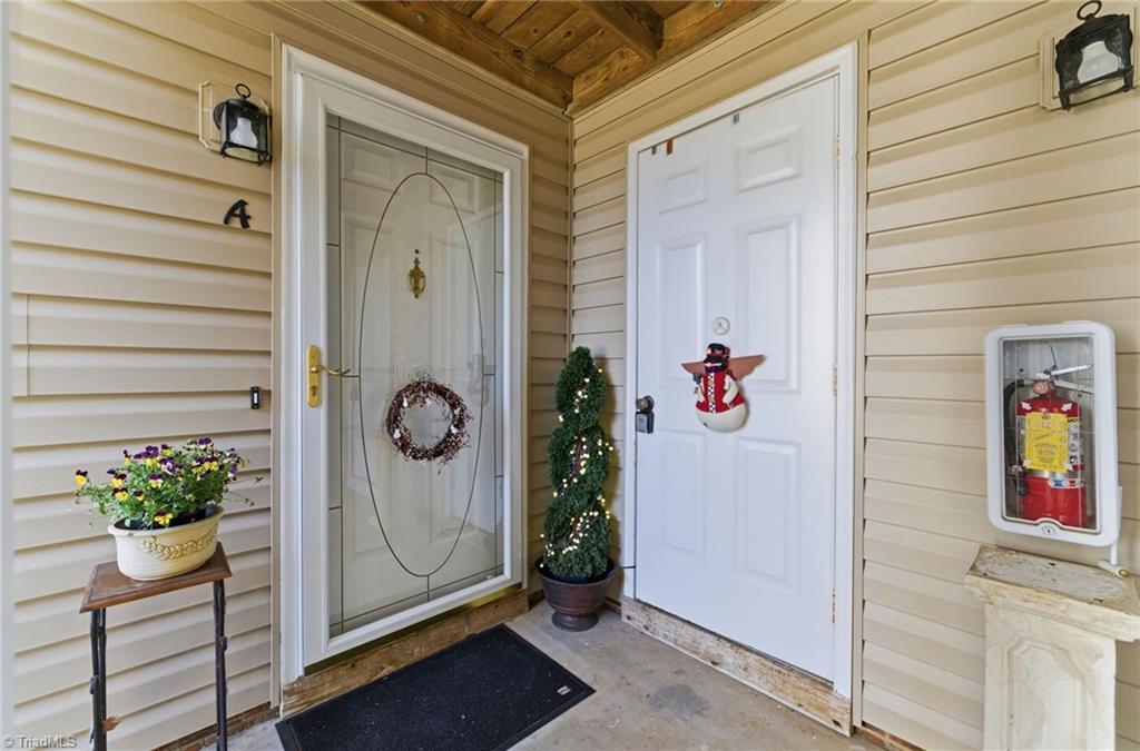 2229 New Garden Road Greensboro, NC 27410 - Photo 4 of 28