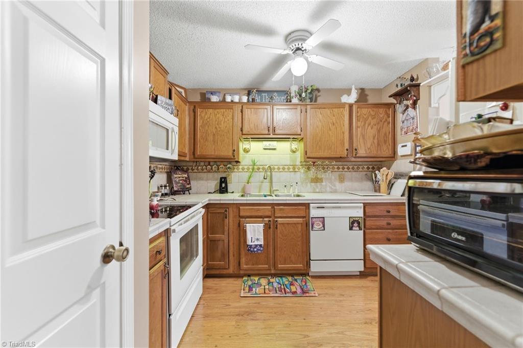 2229 New Garden Road Greensboro, NC 27410 - Photo 9 of 28