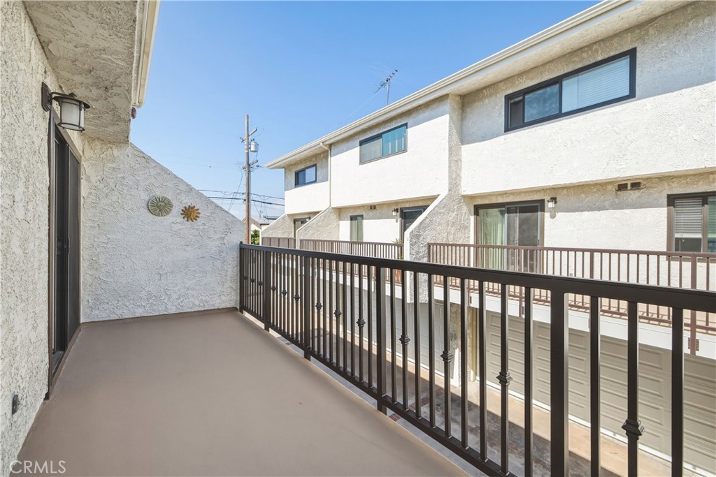 2615 Ruhland Avenue, Unit 15 Redondo Beach, CA 90278 - Photo 21 of 44