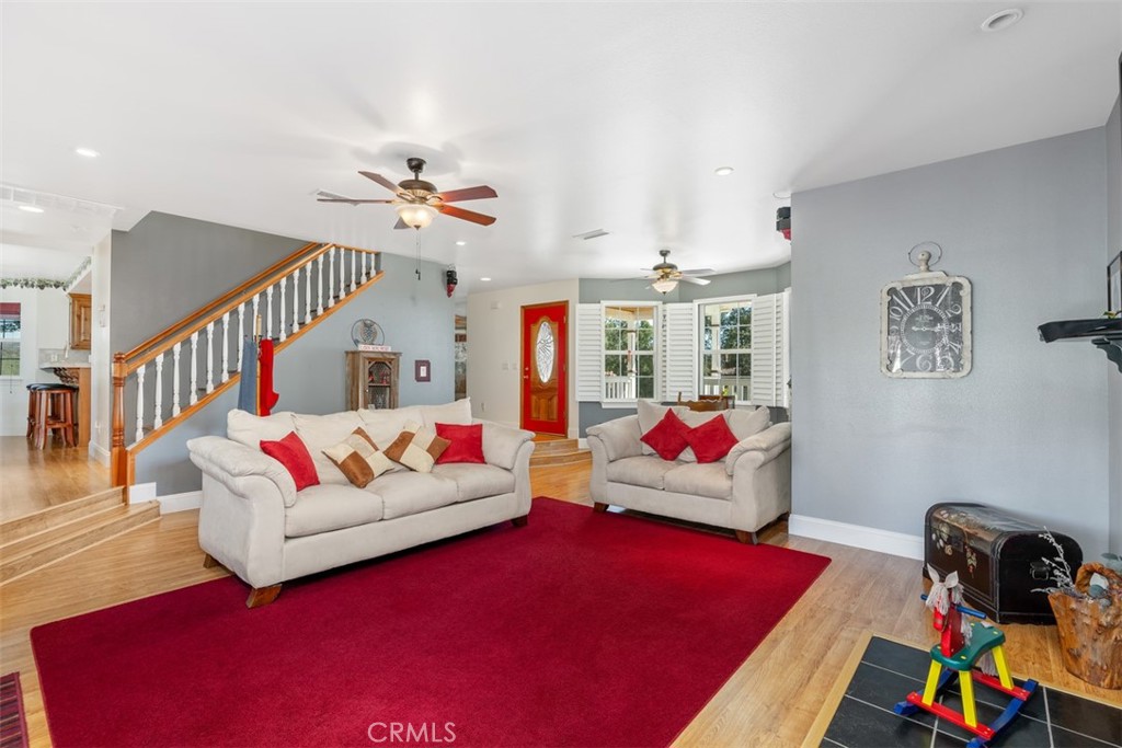 39460 Hilt Road Temecula, CA 92591 - Photo 15 of 74 Great Room