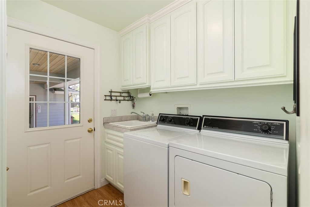 39460 Hilt Road Temecula, CA 92591 - Photo 25 of 74 a utility room with dryer and washer