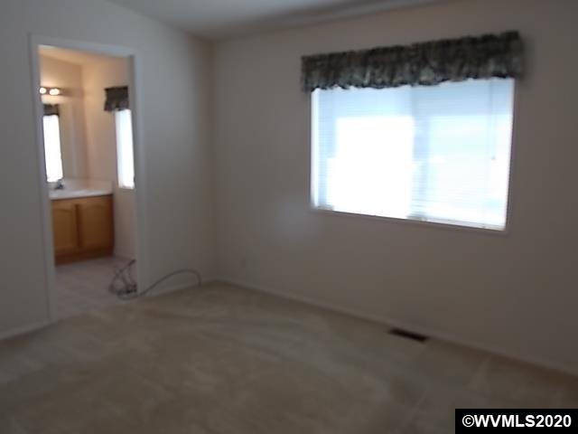 5422 Portland Road Northeast, Unit 16 Salem, OR 97305 - Photo 8 of 11