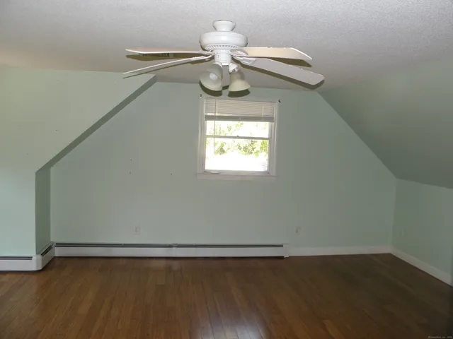 $327,500 | 1089 Hopeville Road, Griswold, CT 06351