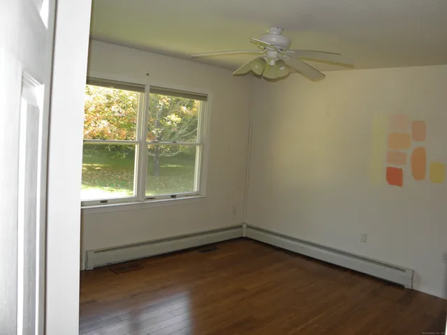 $327,500 | 1089 Hopeville Road, Griswold, CT 06351