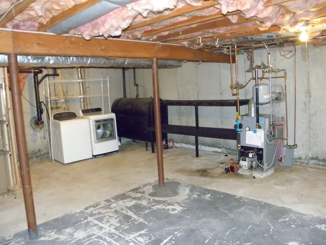 $327,500 | 1089 Hopeville Road, Griswold, CT 06351