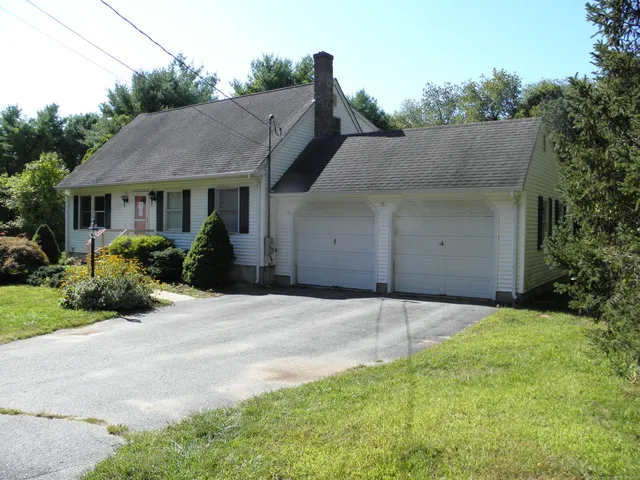 $327,500 | 1089 Hopeville Road, Griswold, CT 06351