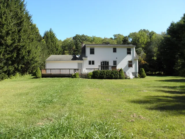 $327,500 | 1089 Hopeville Road, Griswold, CT 06351