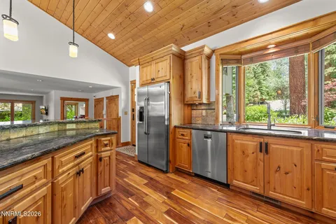 $1,975,000 | 359 Summit Drive, Stateline, NV 89449