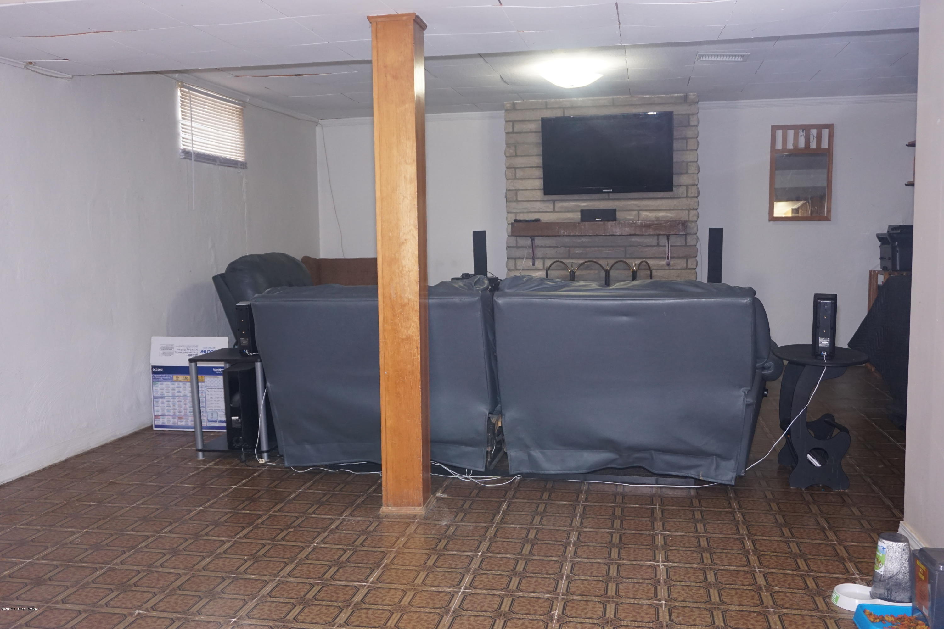 5211 Layne Road Louisville, KY 40219 - Photo 23 of 36 Basement den
