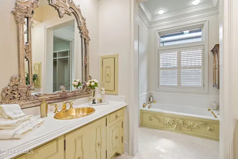 $1,295,000 | 104 Ducharme Court, Lafayette, LA 70503