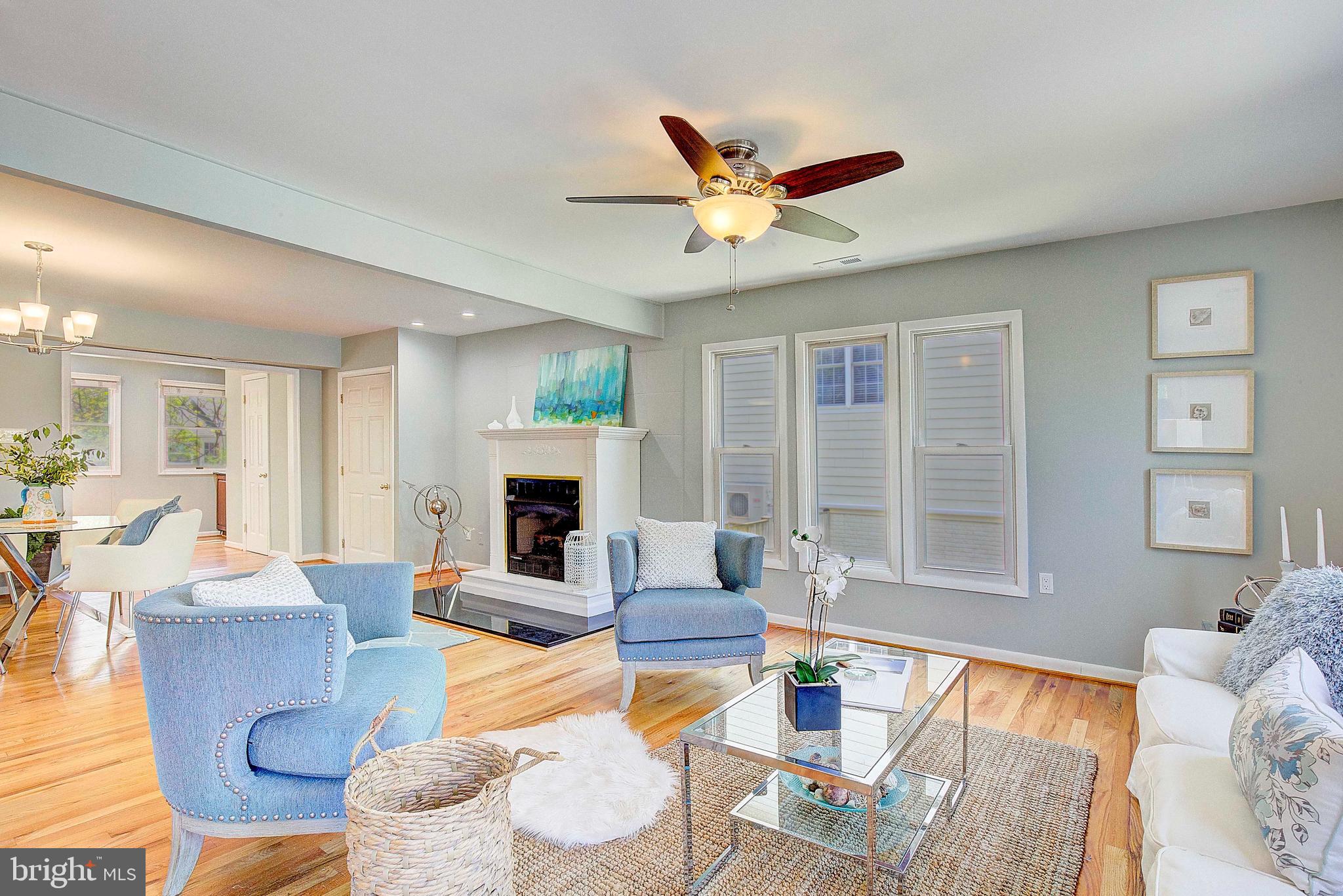 1427 Howard Road Annapolis, MD 21403 - Photo 14 of 54 Living Room