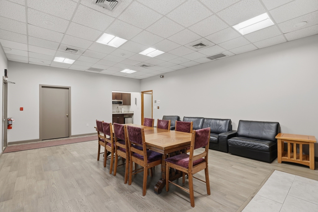 330 Sunderland Road, Unit 7 Worcester, MA 01604 - Photo 18 of 24