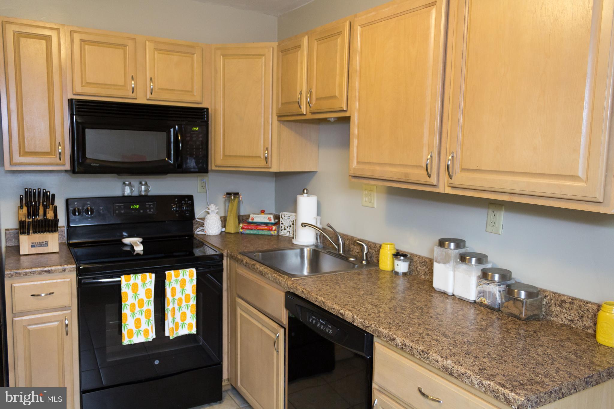 414 Holy Cross Road Baltimore, MD 21225 - Photo 3 of 23 Kitchen