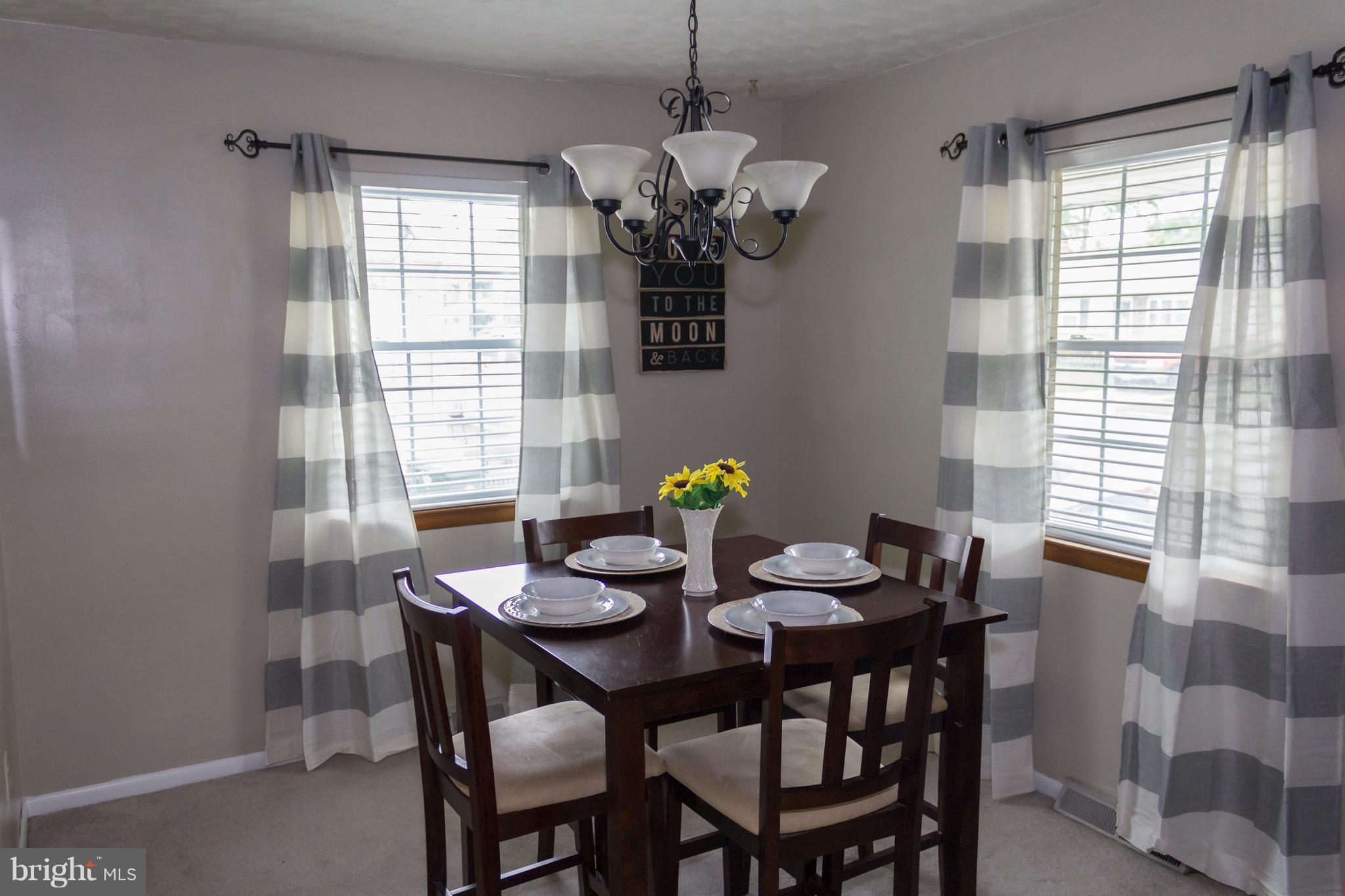 414 Holy Cross Road Baltimore, MD 21225 - Photo 6 of 23 Dining Room