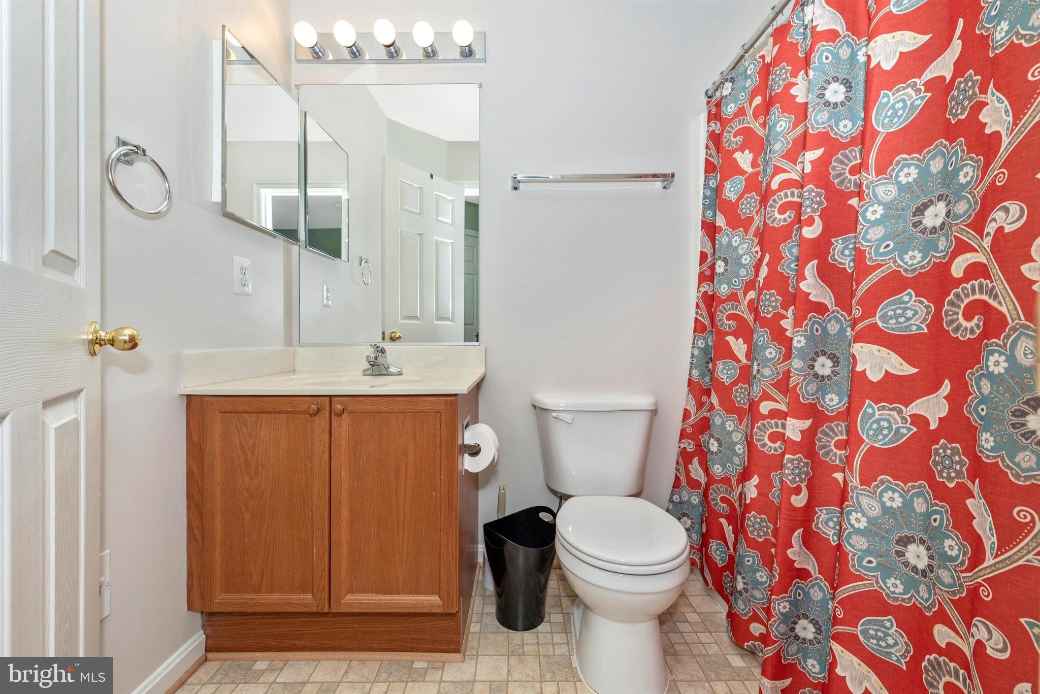 152 Fieldstone Court Frederick, MD 21702 - Photo 28 of 43 full hall bath