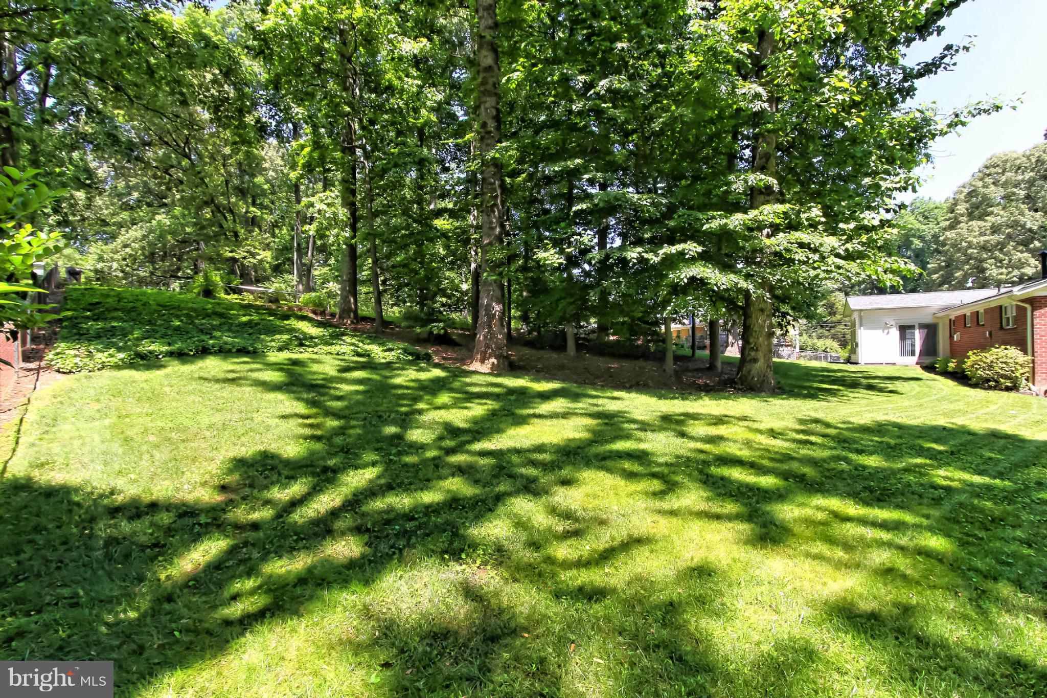 8948 Victoria Road Springfield, VA 22151 - Photo 28 of 30 Exterior (Rear)