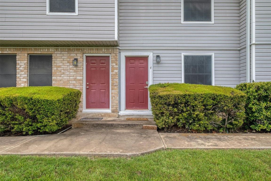 1904 Goodrich Avenue, Unit 4 Austin, TX 78704 - Photo 19 of 31 a view of a house with a garden