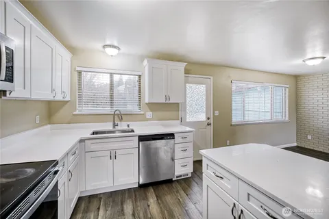 $699,950 | 8047 South 117th Street, Seattle, WA 98178