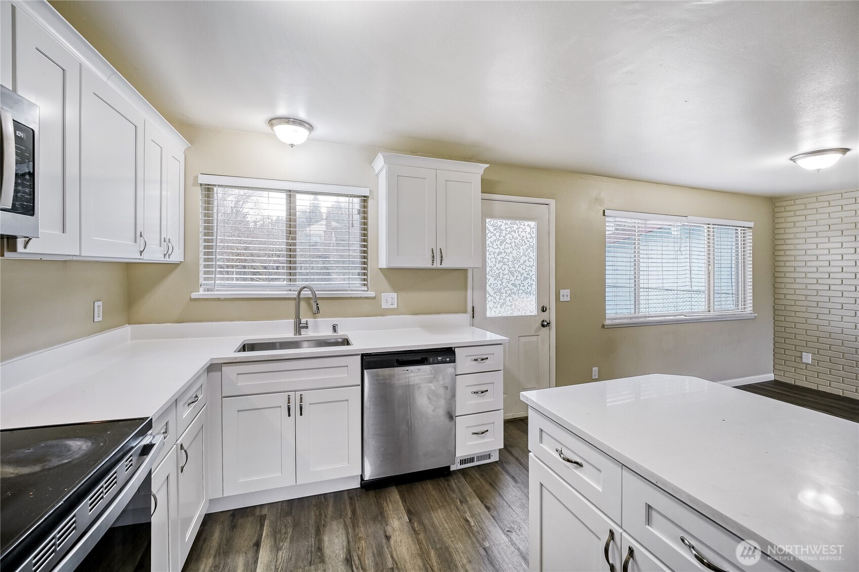 8047 South 117th Street Seattle, WA 98178 - Photo 15 of 28