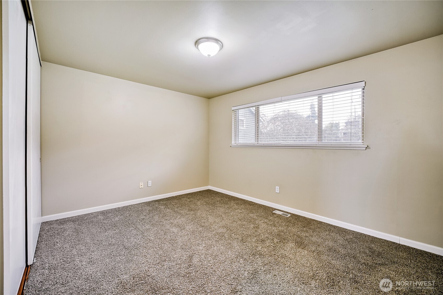 8047 South 117th Street Seattle, WA 98178 - Photo 17 of 28