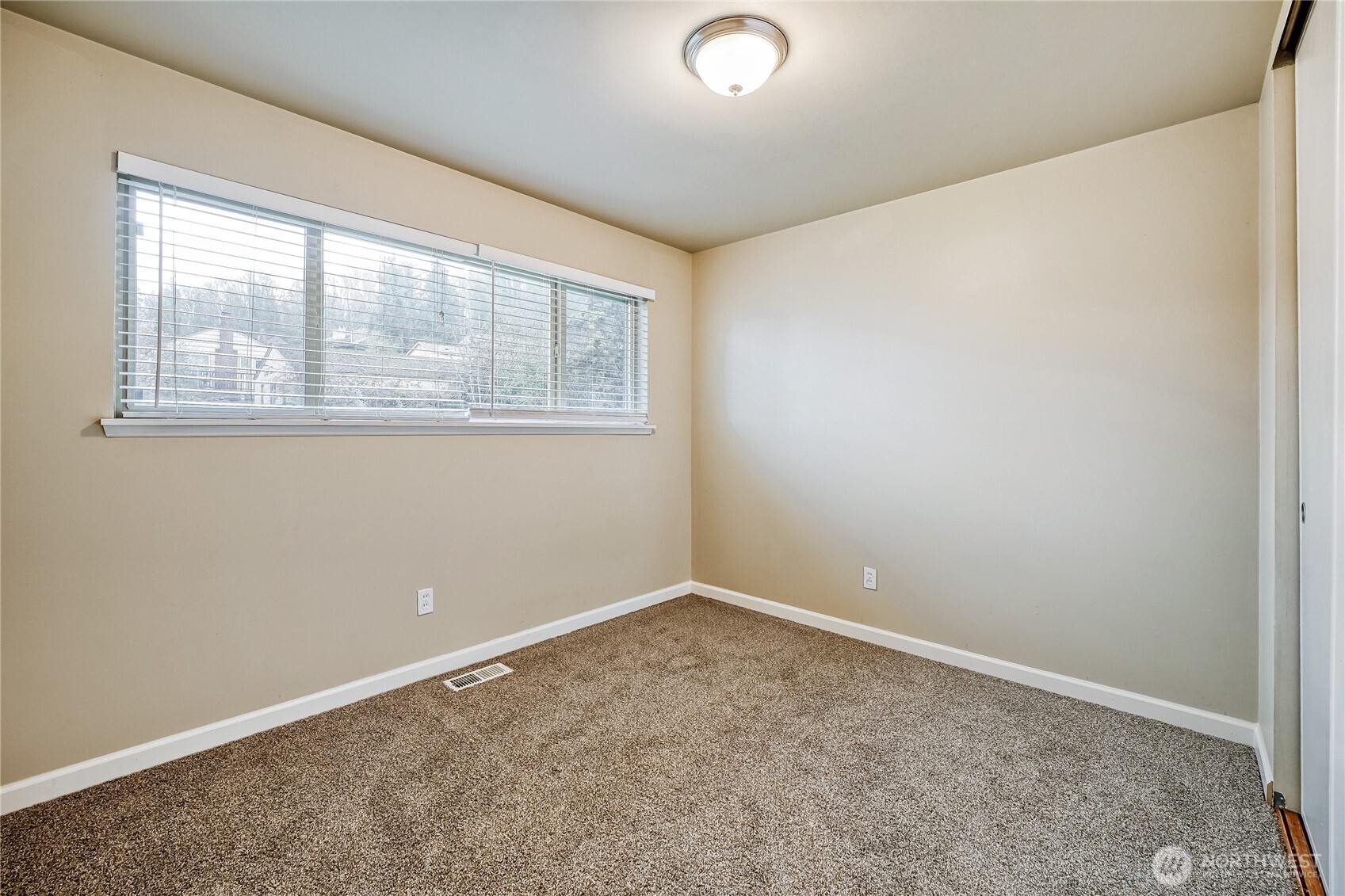 8047 South 117th Street Seattle, WA 98178 - Photo 18 of 28